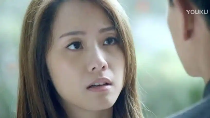 宅男女神邓丽欣一首《电灯胆》,有没有勾起你的伤心往事呢?