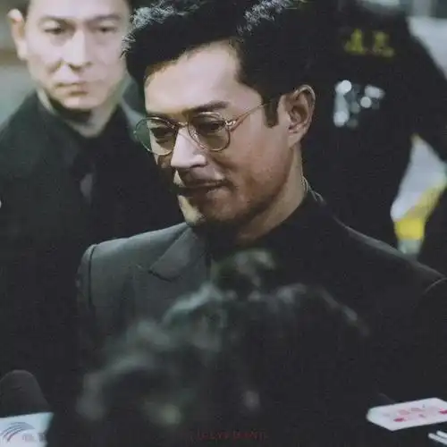 古天乐戛纳电影节脸僵,笑起来瘆人,一代男神毁于医美!