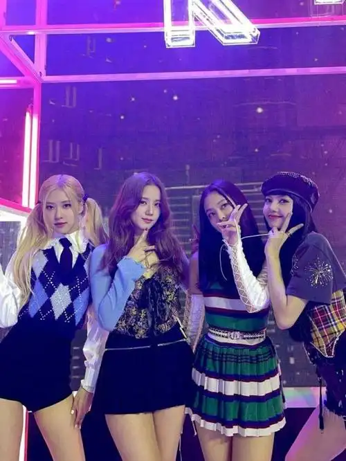 blackpink是一个整体,缺了lisa不行,缺了jennie不行,缺了朴彩英和rose