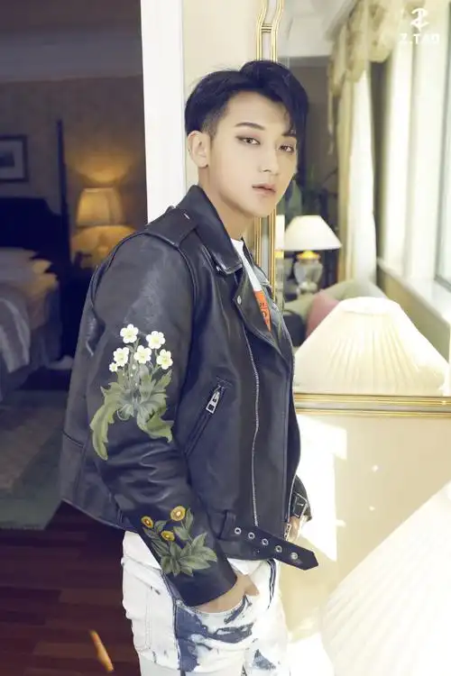 黄子韬饭拍高清图片26