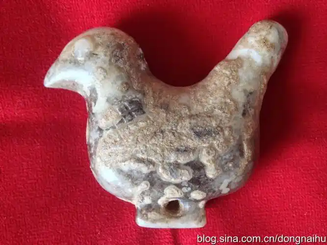 3,另外,值得一提的是,玉器网格纹装饰手法最早见于兴隆洼文化时期,并