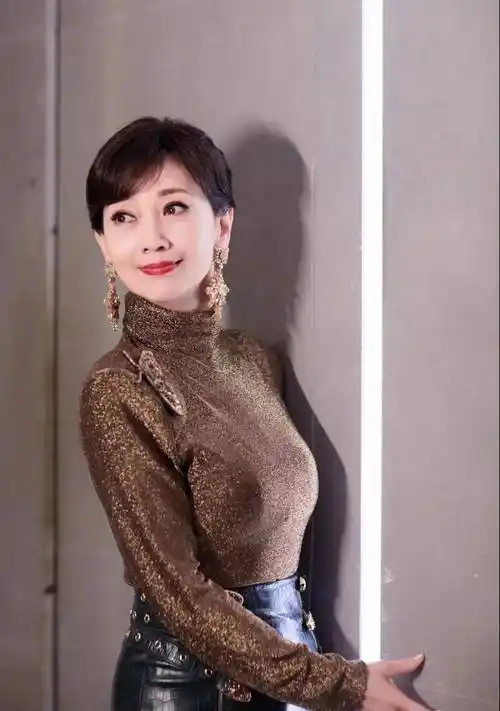 赵雅芝最近20张高清照片,让人感知她无穷的魅力!_女性_时尚_气质