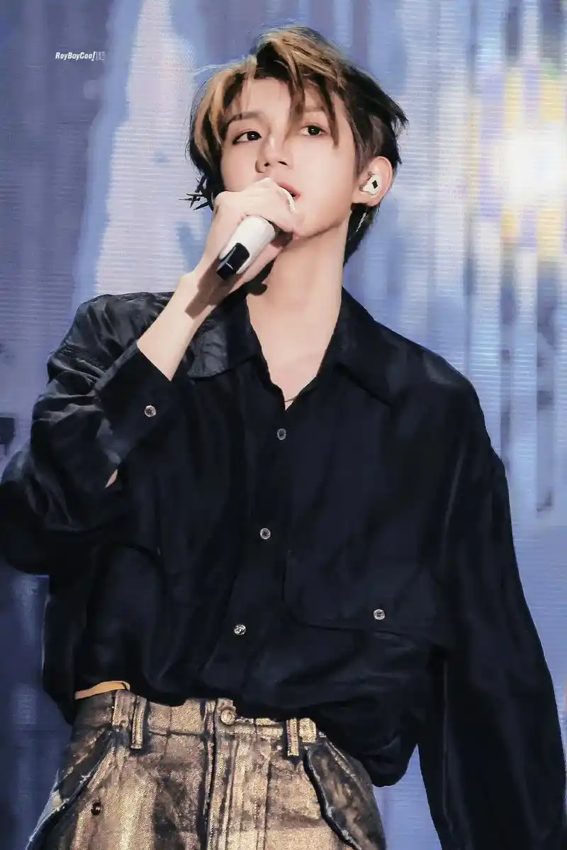 王源神图.tfboys王源十周年演唱会现场神图 - 抖音