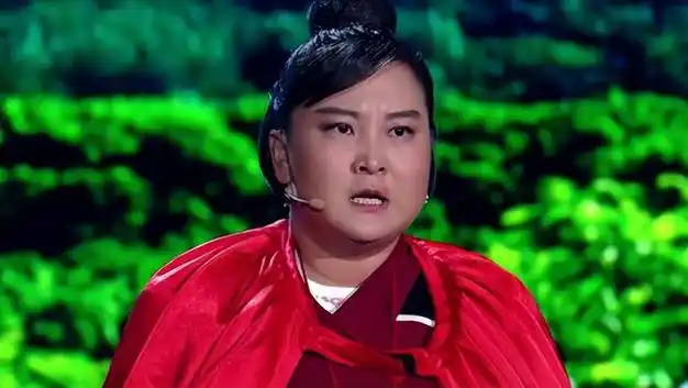 这一次消失的贾玲已经在另一条大路上越走越远