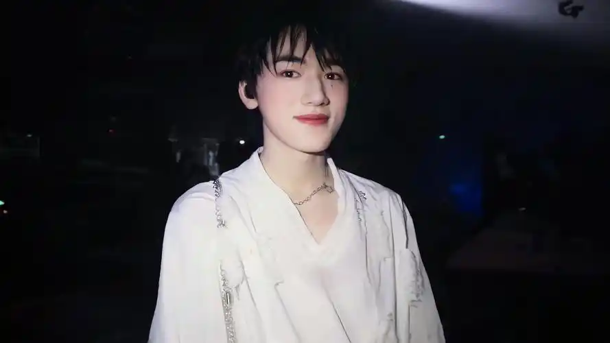 宋亚轩自截自修/二转注明暮染 - 堆糖,美图壁纸兴趣社区