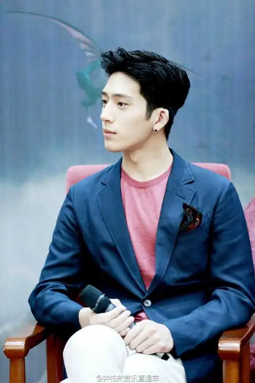 小井先生,井柏然