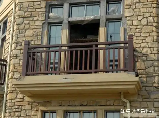 哪种材质的阳台栏杆安全性高