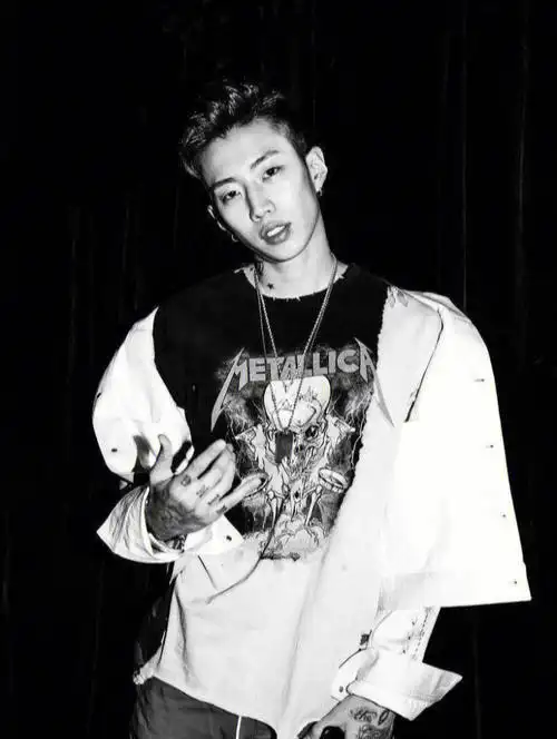 社长好适合黑白照