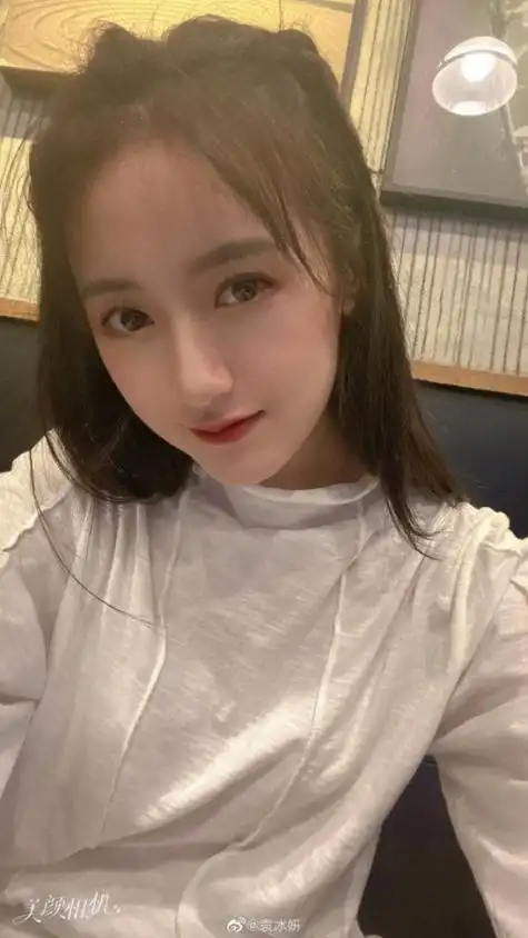 袁冰妍晒"生图" 参加美颜相机生图挑战