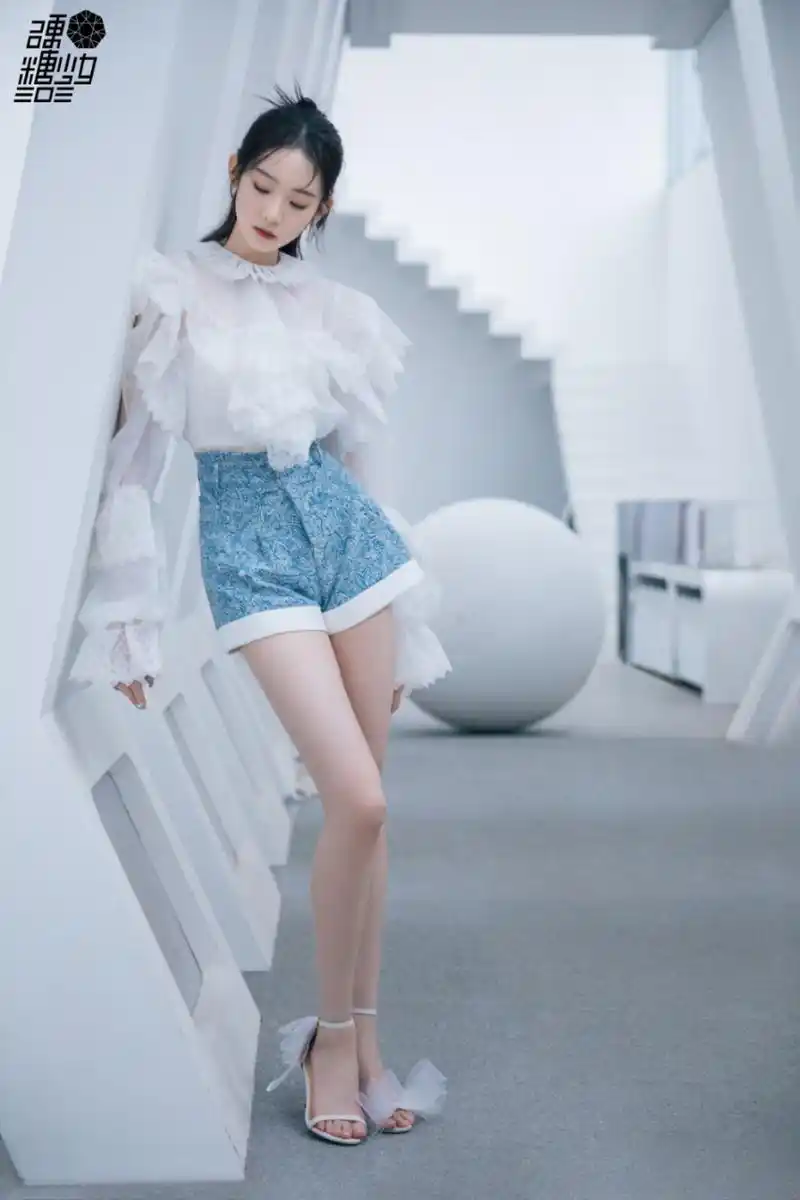 张艺凡  美腿玉足合集