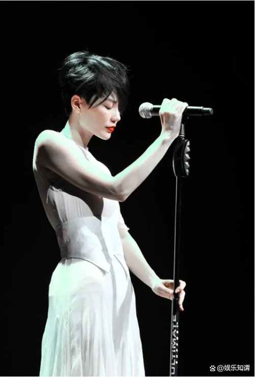 你见过不会变老的天后吗55岁王菲的少女感其实秘密在性格