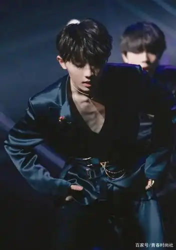 时代少年团马嘉祺的腹肌,锁骨和腿,每一处都是心动狙击