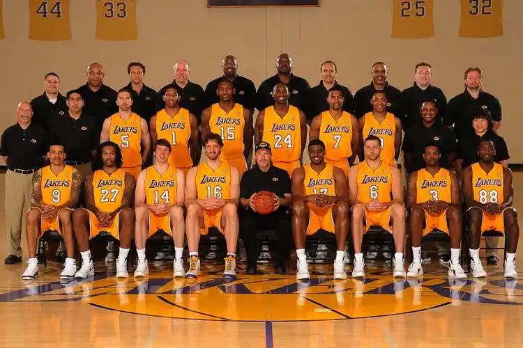 巴斯家族郑重声明:无意出售湖人 股权将世代相传