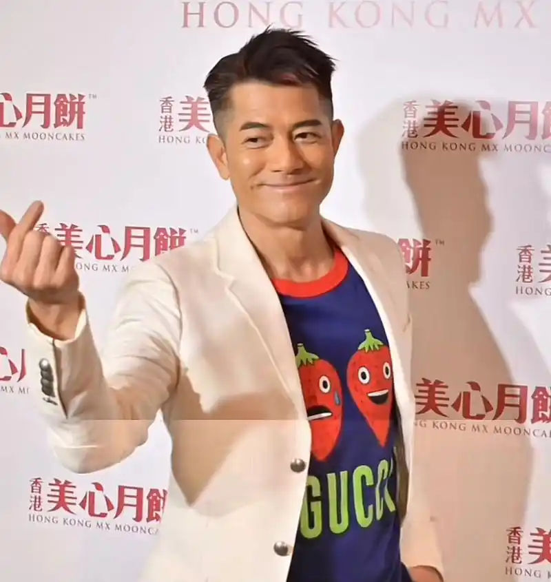 郭富城的发型当年整个90年代无人能及[可怜]保养的真好,羡慕他的头发