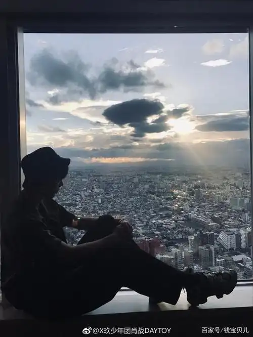 肖战的故事感,剪影的你轮廓太好看,凝住眼泪,才敢细看_影子