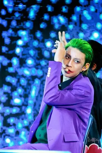 小鬼王琳凯cosplay《蝙蝠侠》小丑酷炫写真