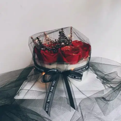 网红情人节高级黑纱玫瑰皇冠丝带情侣情侣表表白新鲜生日蛋糕