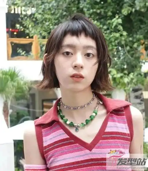 2021眉上刘海发型剪个短刘海又酷又萌