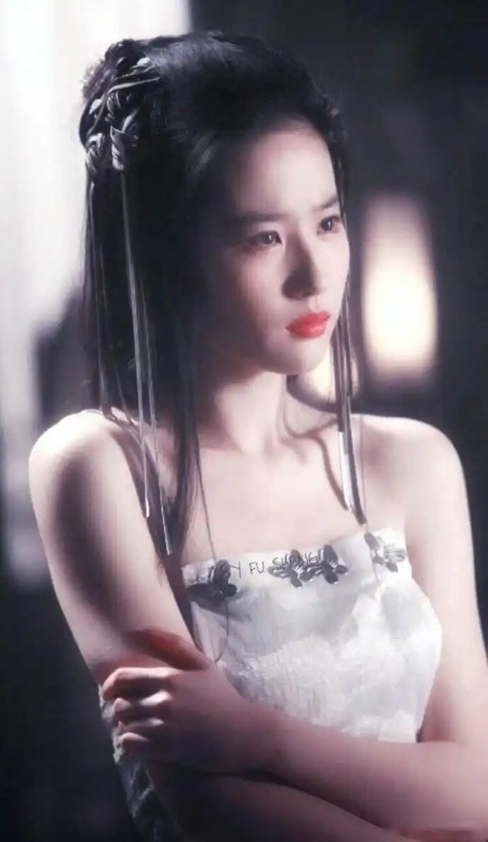 刘亦菲仙女古装照,美得无可挑剔.