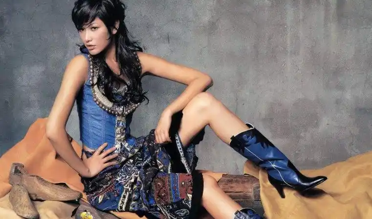 回顾瞿颖被张亚东消耗11年青春50岁未婚背后的苦与泪