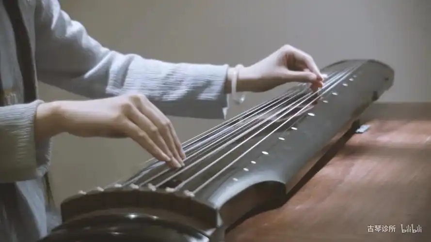 白无瑕古琴演奏《卧龙吟》:犹闻辞后主 不复卧南阳-音乐视频-搜狐视频