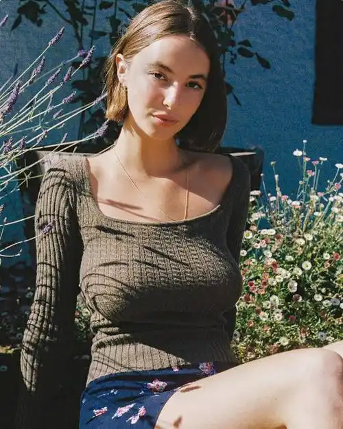 英国美女模特amelie 挣脱世俗的烦恼|衣架子|amelie_网易订阅