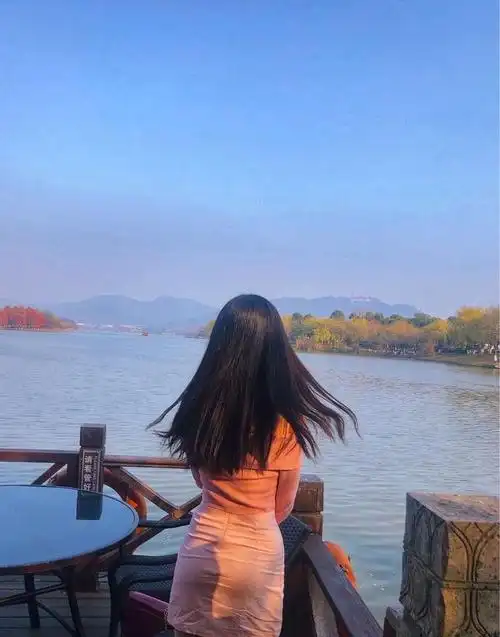 人到中年还会暗恋一个人吗