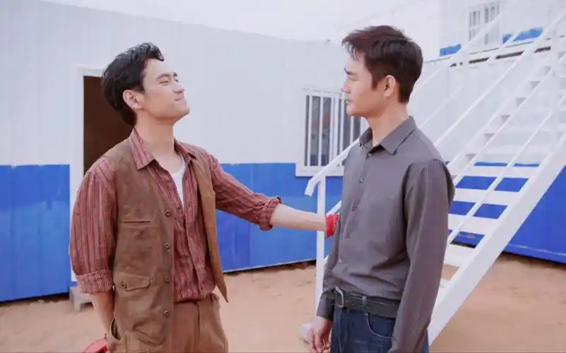 我竟然在献礼剧嗑到了王凯和袁弘!他对他有求必应诶!| 我们这十年