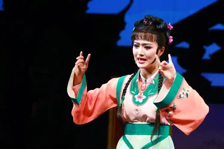 上海越剧院红楼团青年演员史燕彬