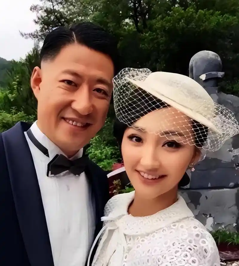 著名演员于震感谢前妻给我泼尽脏水才让我找到真爱妻子辛月