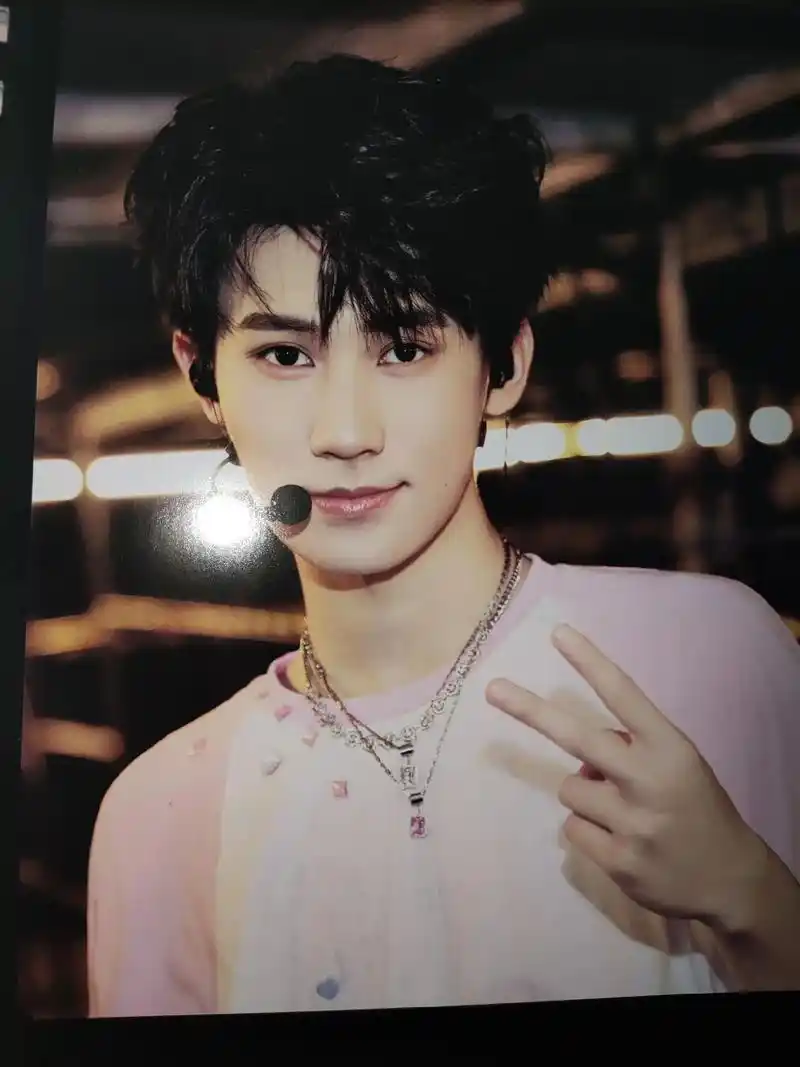 这次团的选图帅拉了!#张真源 #理想之途写真 #追 - 抖音