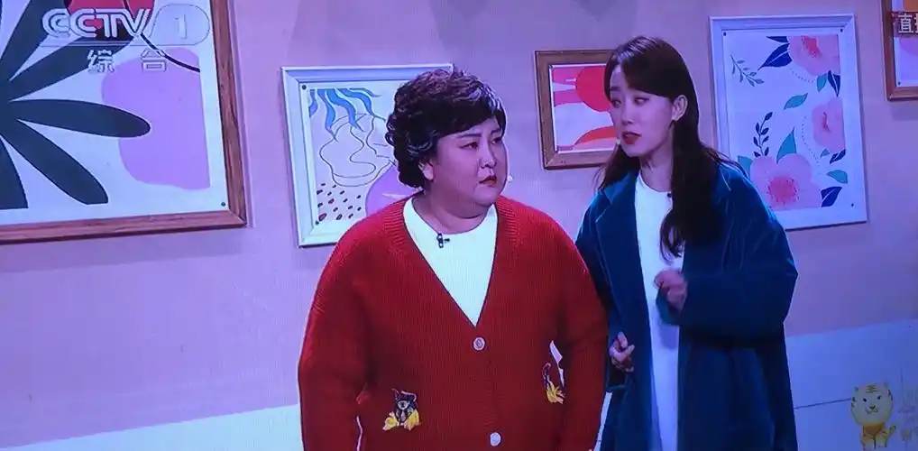 贾玲张小斐小品金句不断贾玲砸挂自己胖得地动山摇