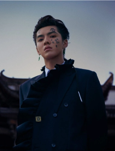 吴亦凡拍摄"中国元素"杂志封面大片