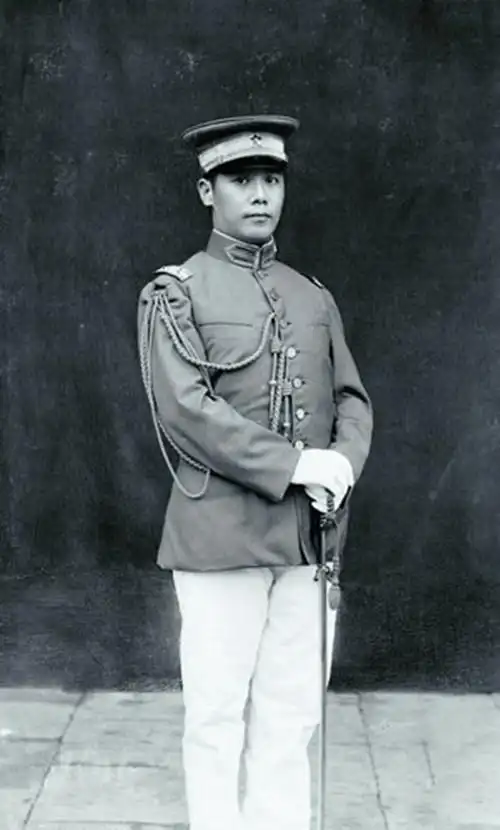 袁世凯罕见老照片:身材很矮小,相貌一般,图9是一生最大的污点