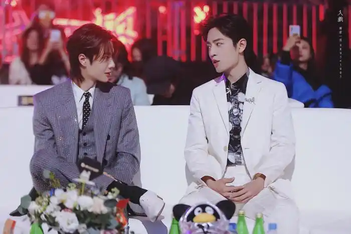 20191228星光大赏博君一肖│肖战│王一博 - 堆糖,美图壁纸兴趣社区