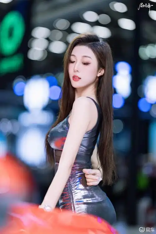 广州车展的车模小姐姐