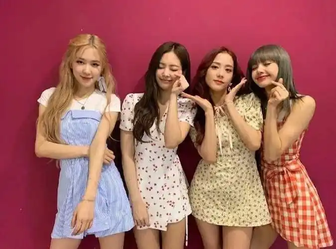 泰国萝莉女团蹿红网络!网友调侃:终于有王思聪得不到的人了