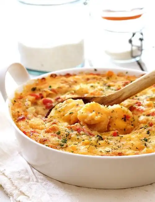 spicy shrimp and grits casserole with gouda cheese