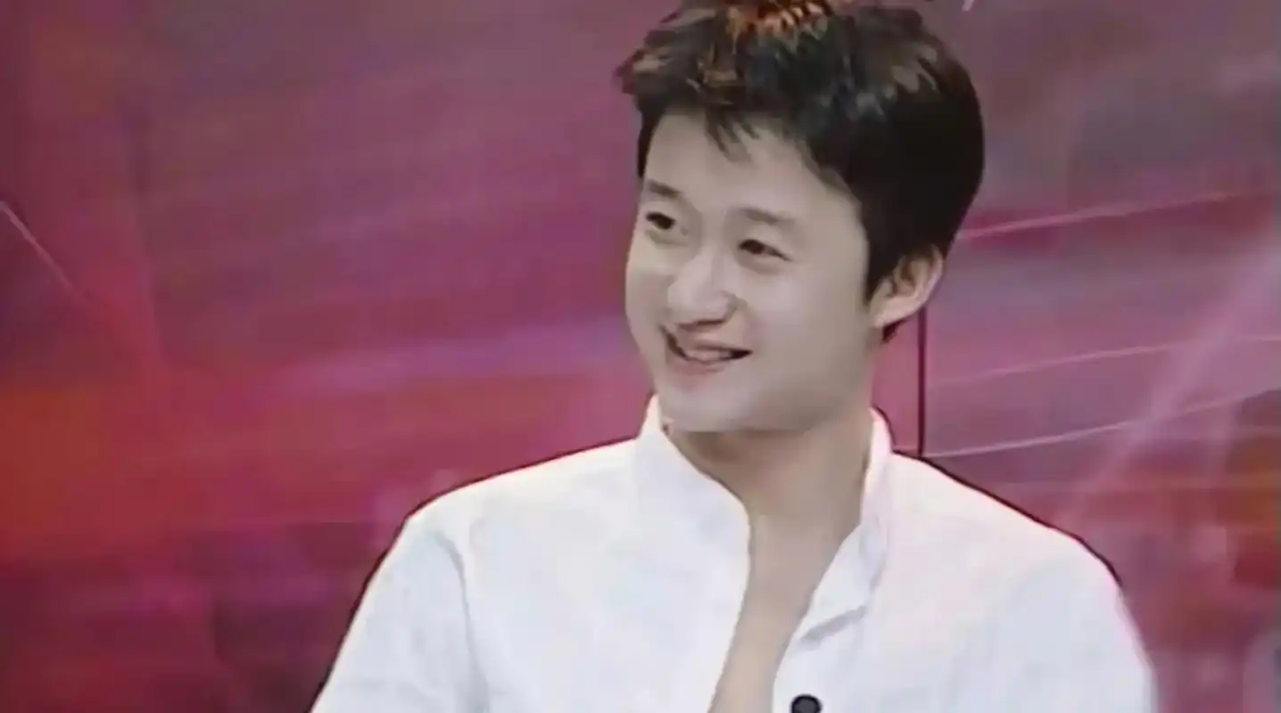 吴京年轻时的旧照 妥妥的小鲜肉啊 岁月不饶人哦