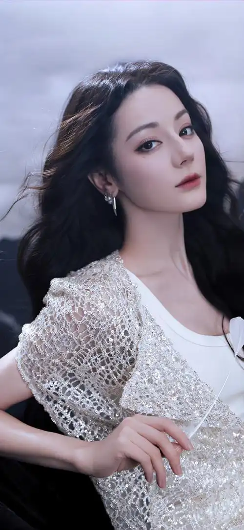 迪丽热巴最新壁纸