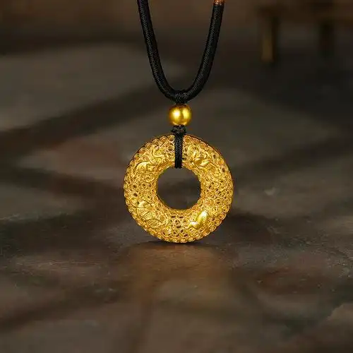 周六福黄金吊坠男女足金计价古法四方神兽花丝镂空黑绳挂坠送男友