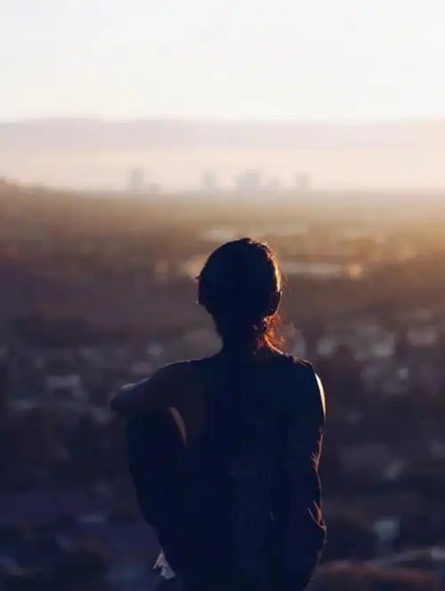 独处是最能检验一个人灵魂深处的深处