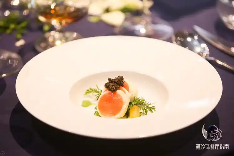 舌尖上的秘密:"黑珍珠"晚宴菜品背后的故事