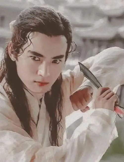 古装男神焦恩俊近照胡须泛白胖了20斤与妻子分居2年疑亮红灯