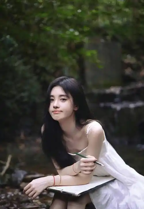 鞠婧祎"美貌开放"!