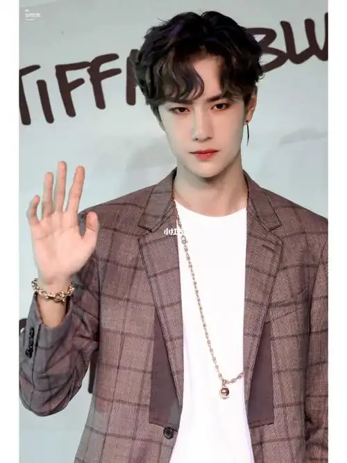 王一博的眼睛好漂亮