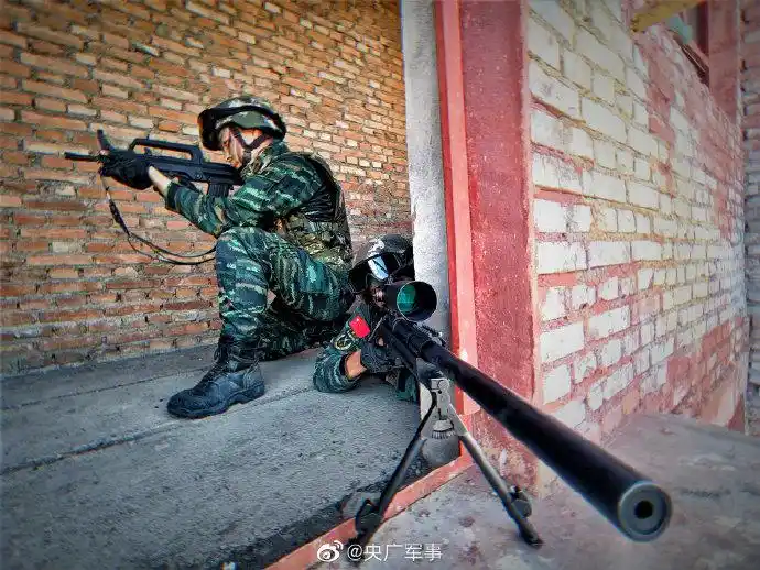 武警反恐特战队员,血性突击!