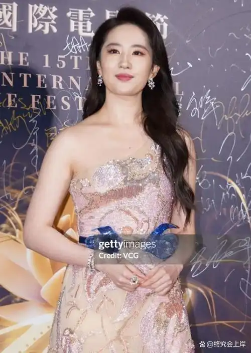 36岁的刘亦菲这一次又闹出大笑话了