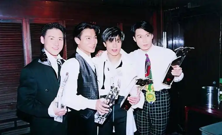 郭富城:20岁时真帅,现在的小鲜肉真的比不过他_天王_四大_发型