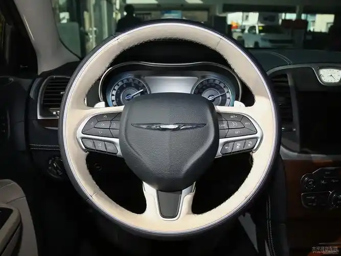 6l 尊崇版 克莱斯勒300c内饰怎么样 克莱斯勒300c购车手册_太平洋汽车